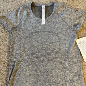 Lululemon Grey Swiftly Tech Short-Sleeve Shirt 2.0 Race - Brand new w tags